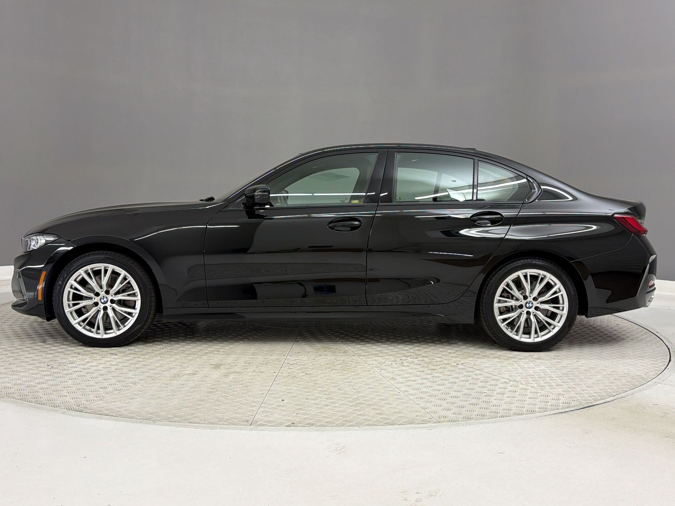 Used 2023 BMW 330i Sedan w/ Driving Assistance Package RWD image 2