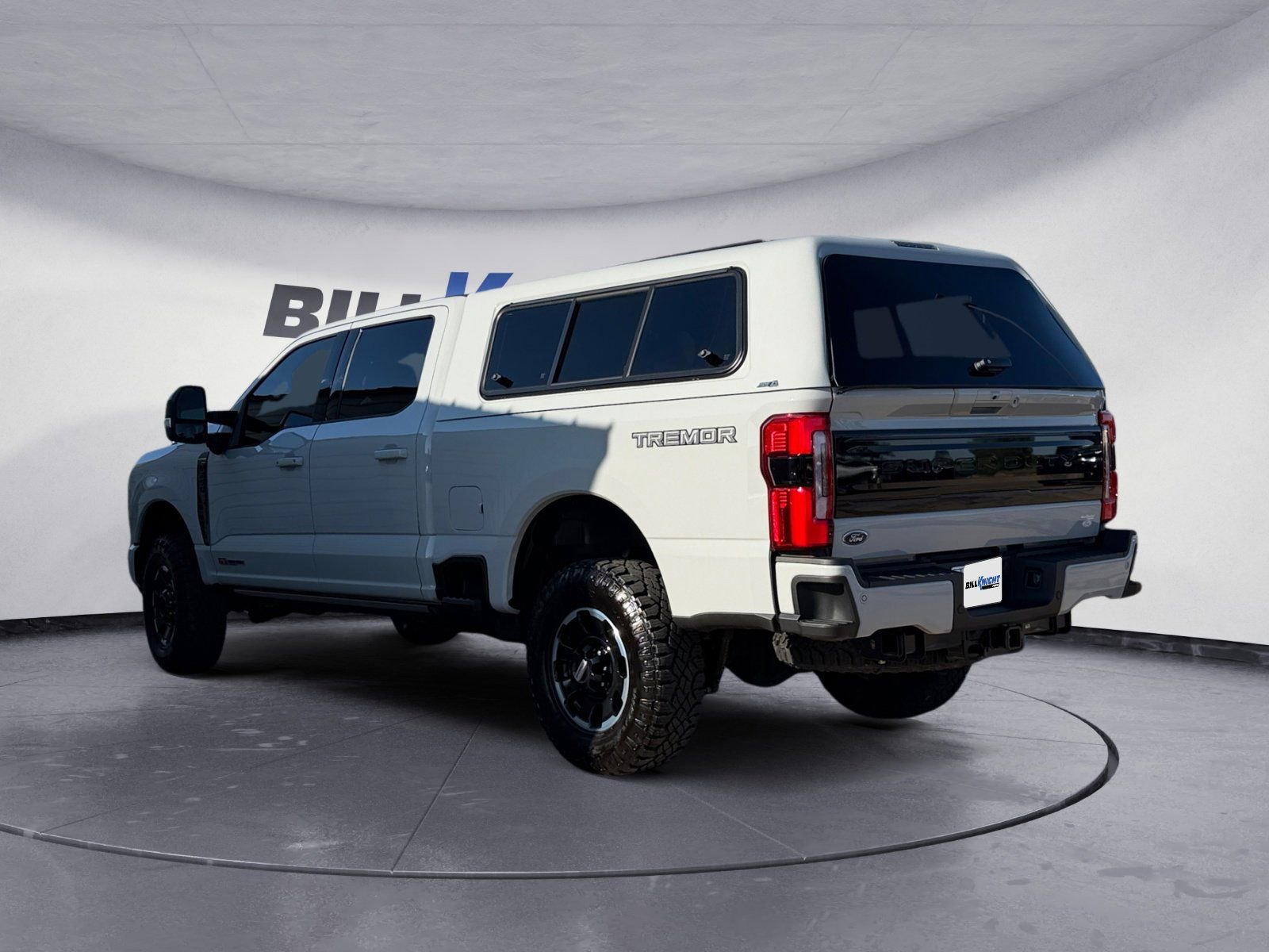 Certified 2025 Ford F250 Platinum w/ Tremor Off-Road Package AWD/4WD image 3