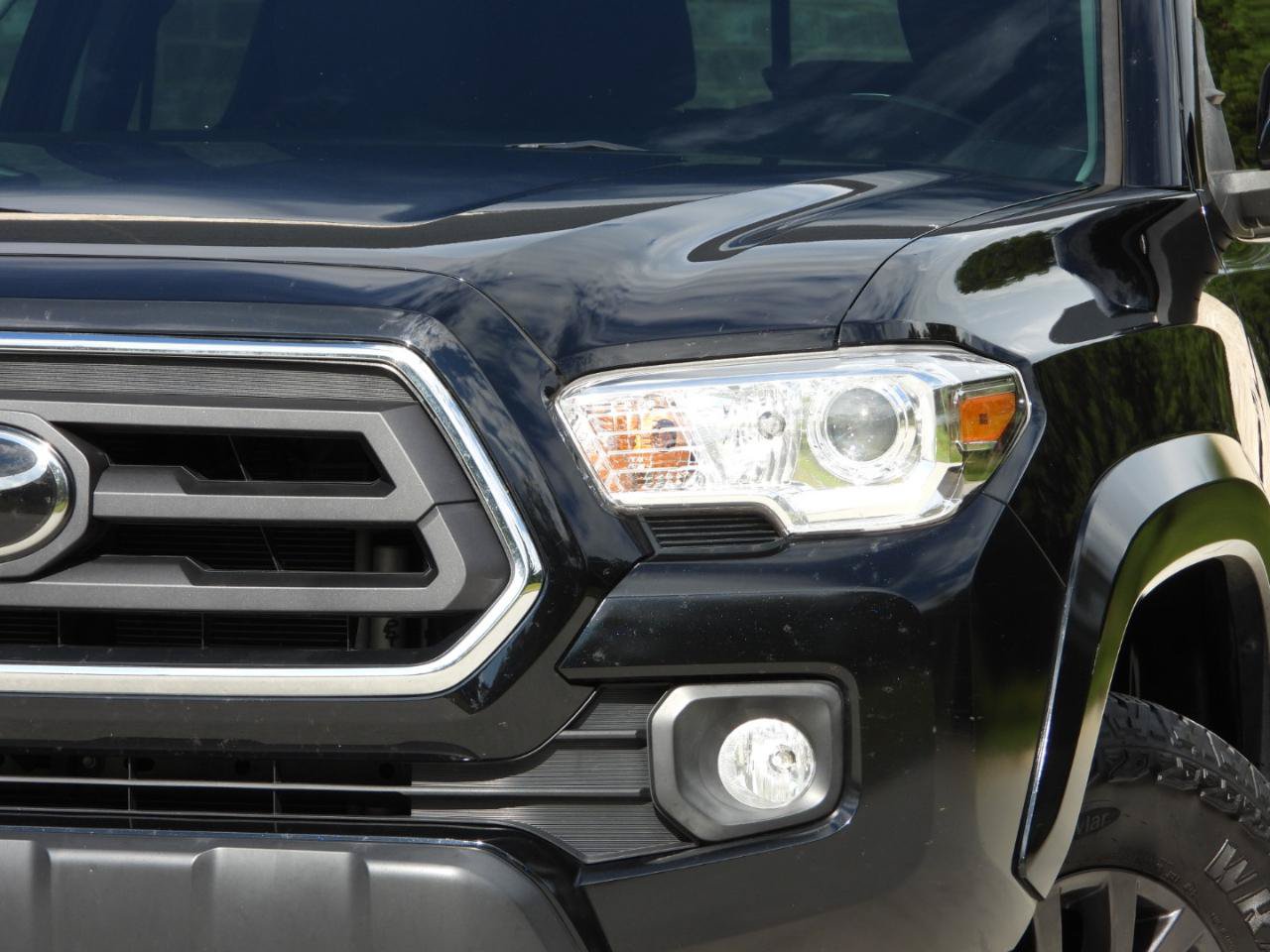 Used 2022 Toyota Tacoma SR5 RWD image 3