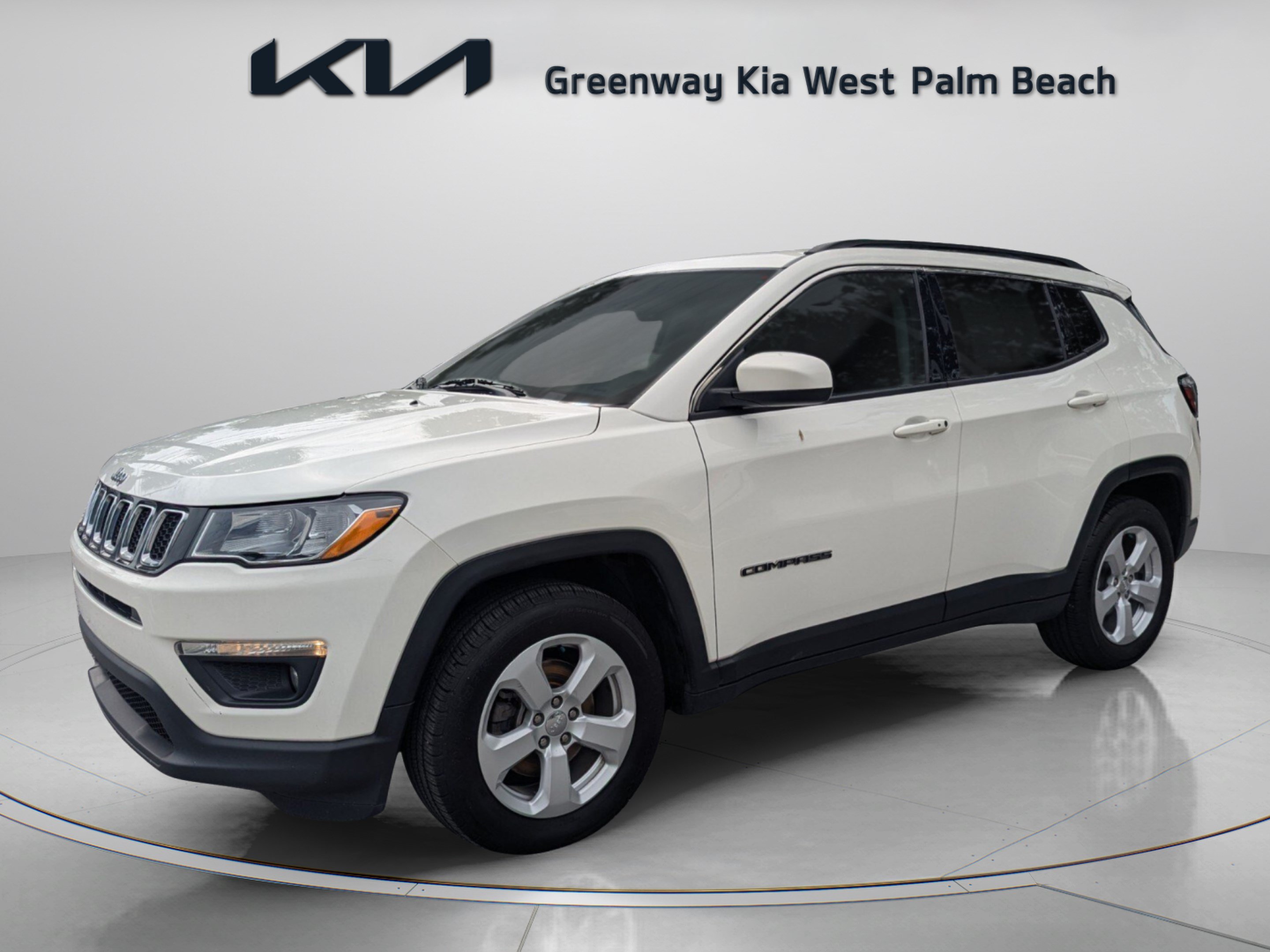 Used 2021 Jeep Compass Latitude w/ Sun and Sound Group FWD image 3