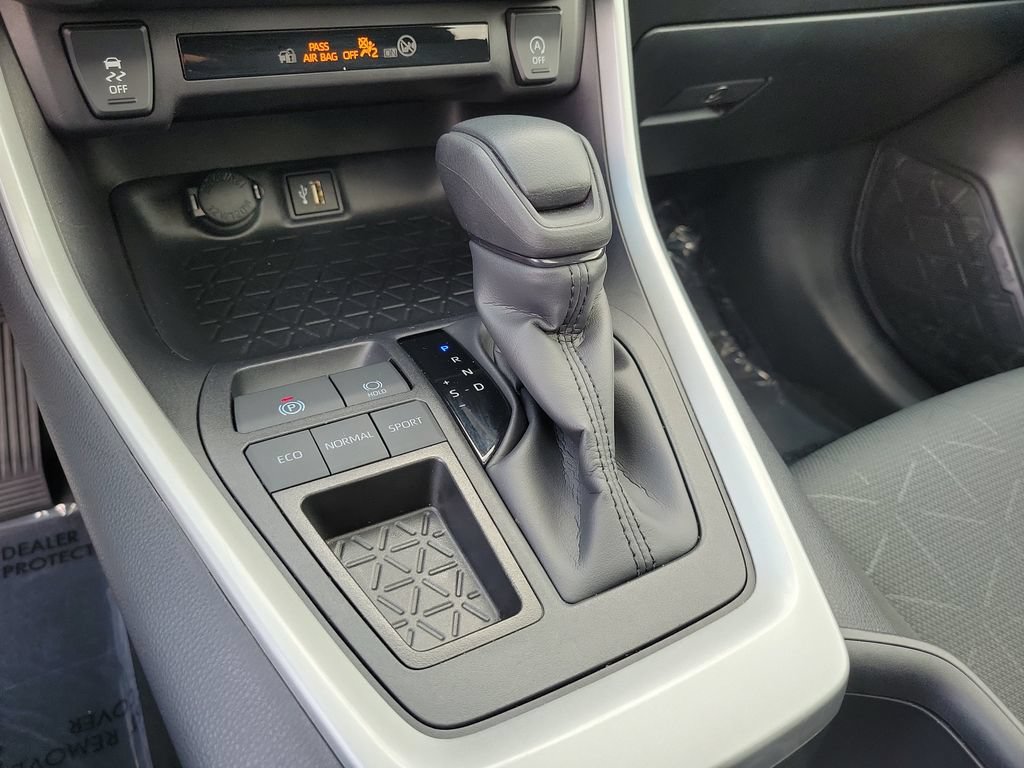 Used 2025 Toyota RAV4 XLE w/ Convenience Package FWD image 29