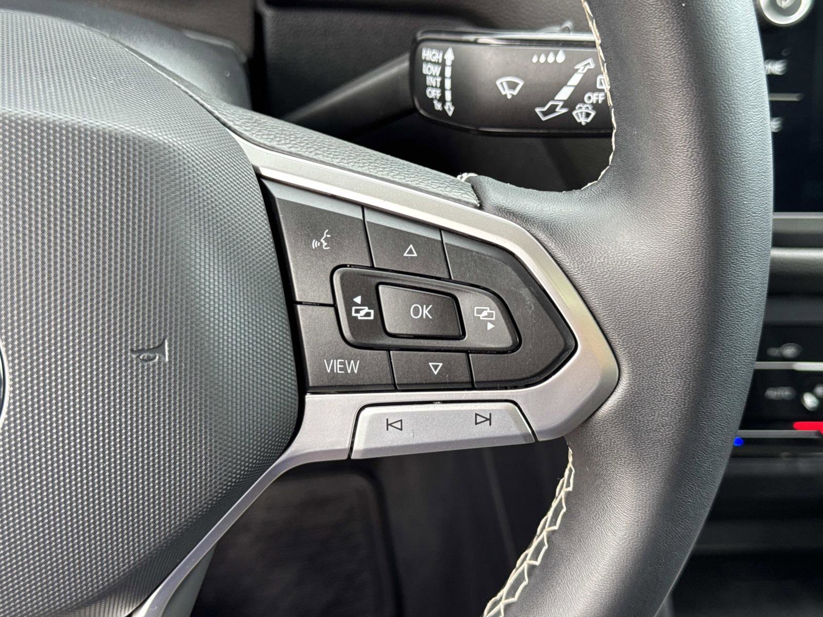 Certified 2023 Volkswagen Tiguan SE w/ Panoramic Sunroof Package image 12