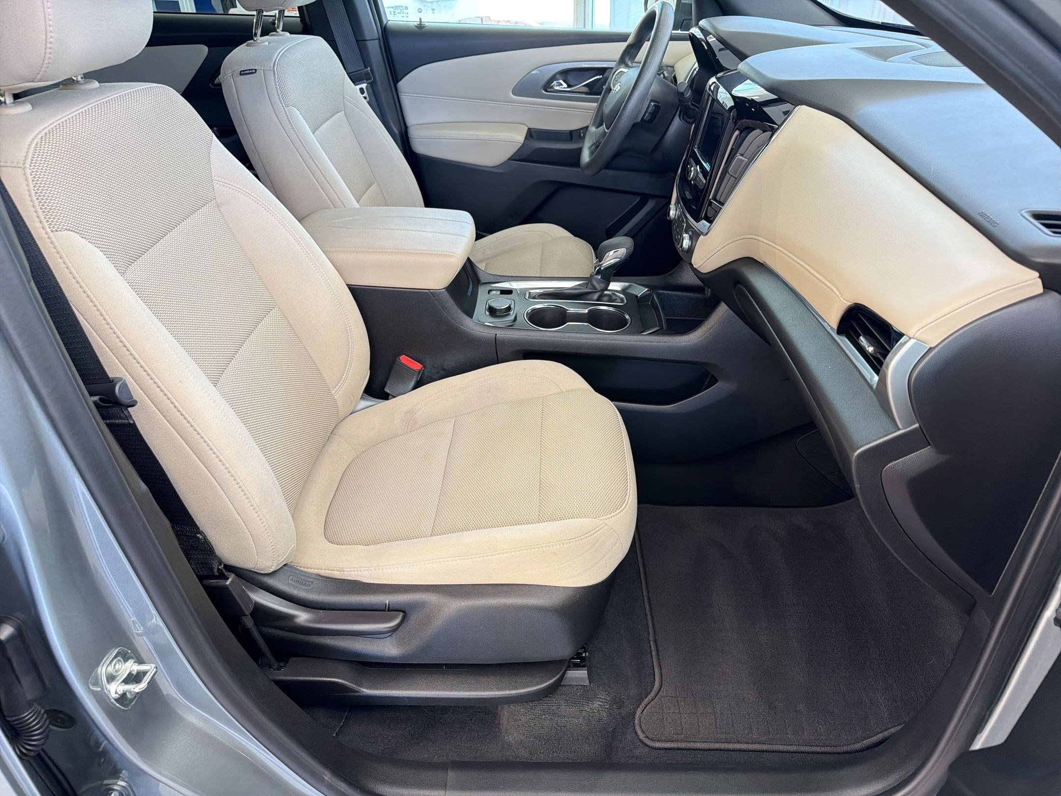 Used 2023 Chevrolet Traverse LS w/ Safety Package FWD image 29