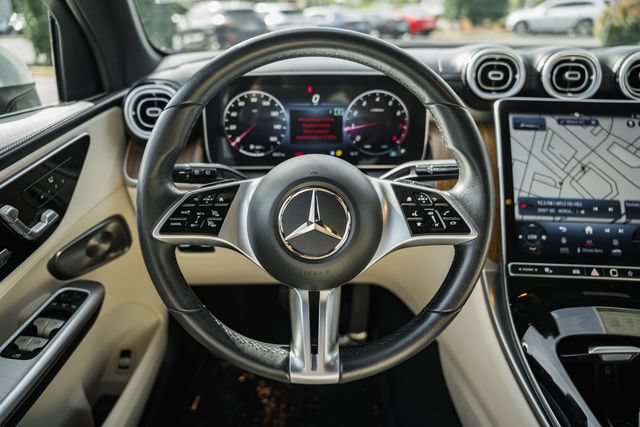 Used 2023 Mercedes-Benz GLC 300 4MATIC image 29