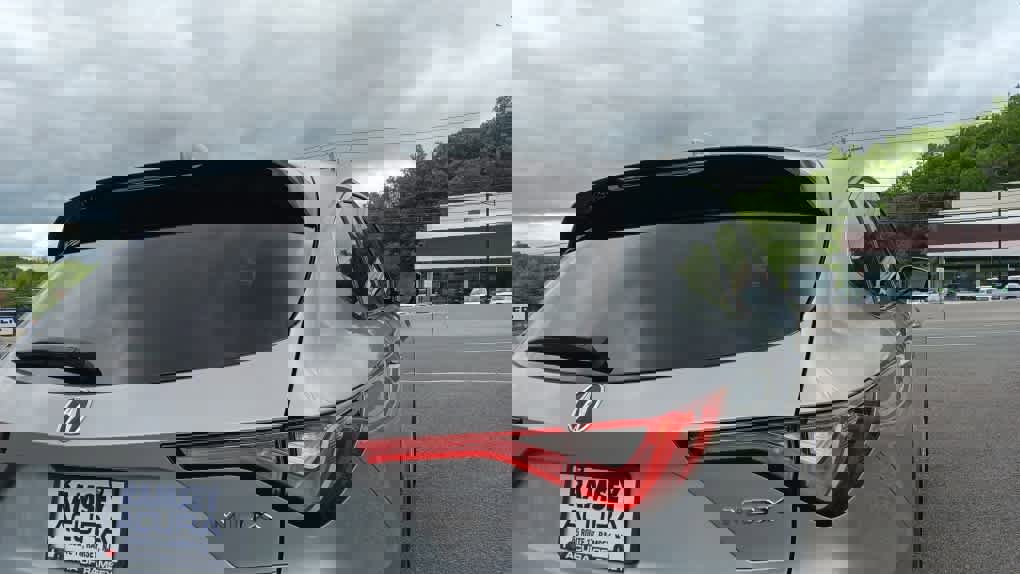 Used 2023 Acura MDX SH-AWD w/ Technology Package image 4