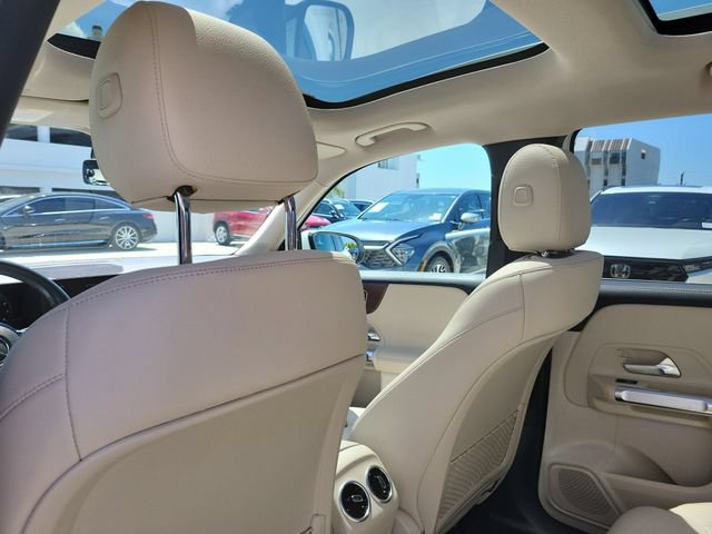 Used 2023 Mercedes-Benz GLB 250 image 14