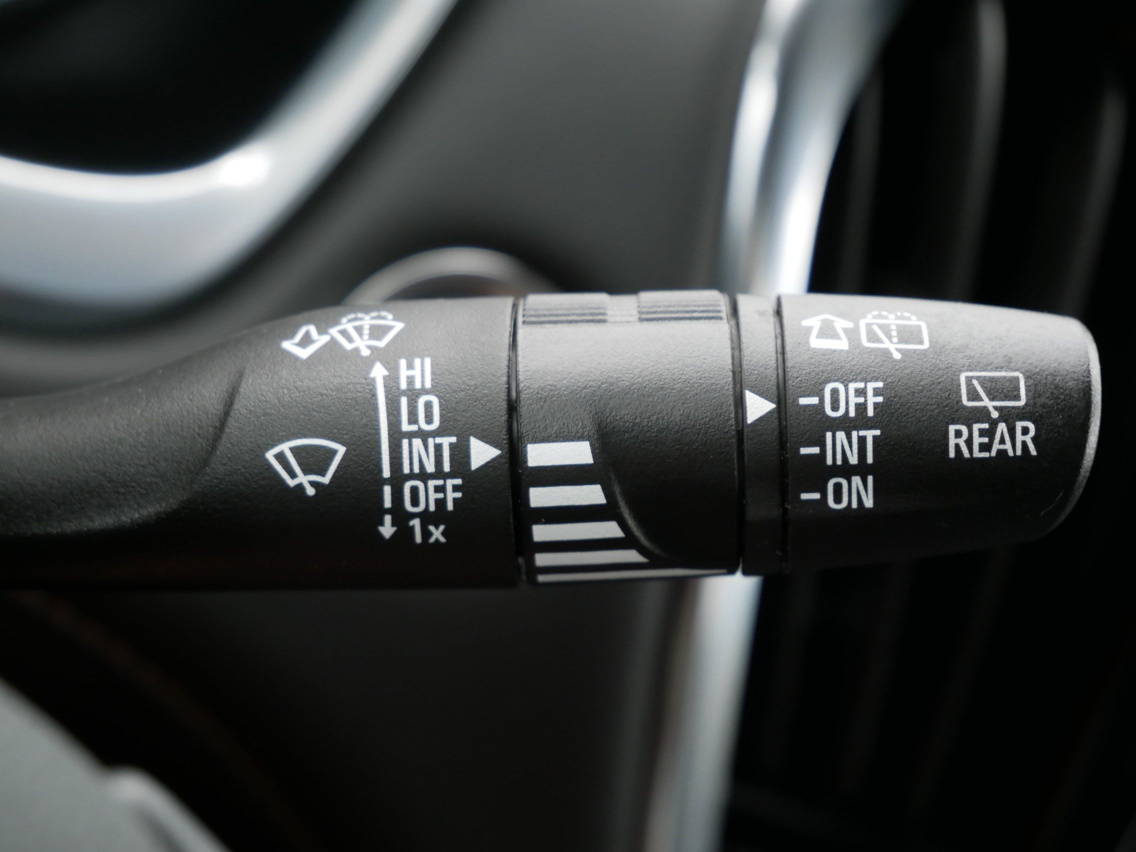 Used 2021 Chevrolet Traverse RS AWD/4WD image 32