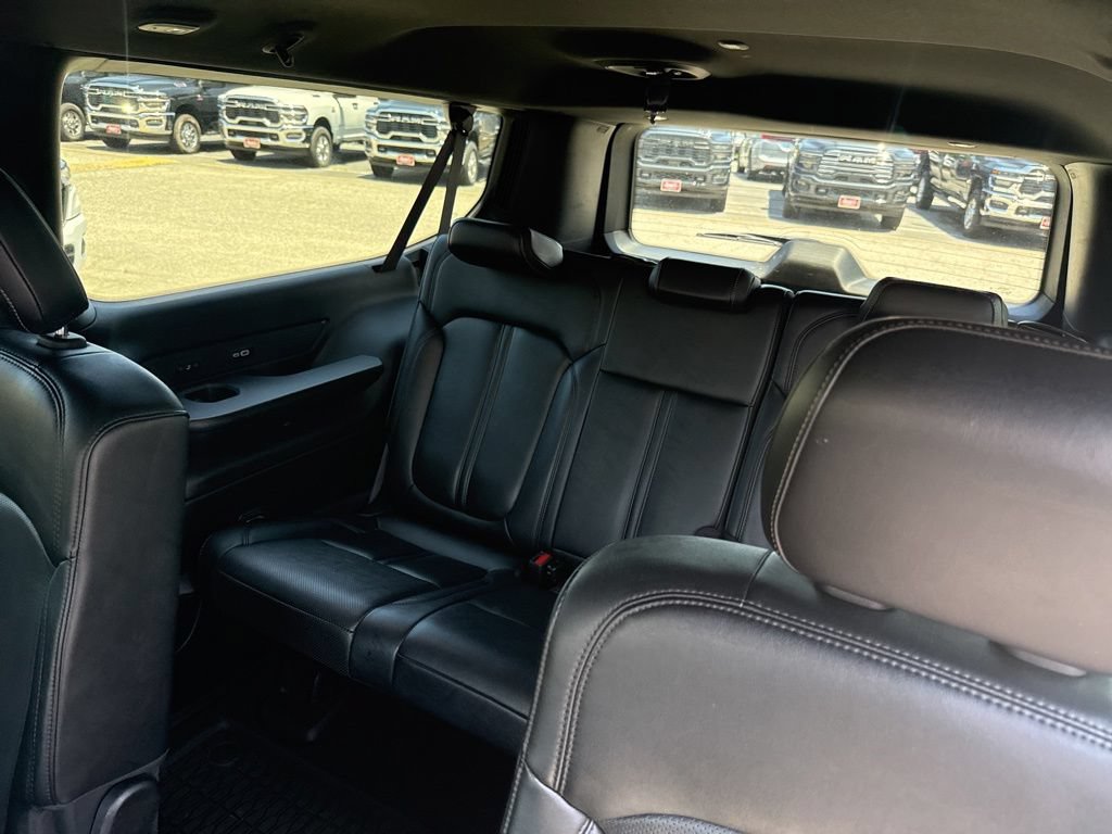 Used 2024 Jeep Wagoneer L Series III w/ Flexible Seating Group AWD/4WD image 11