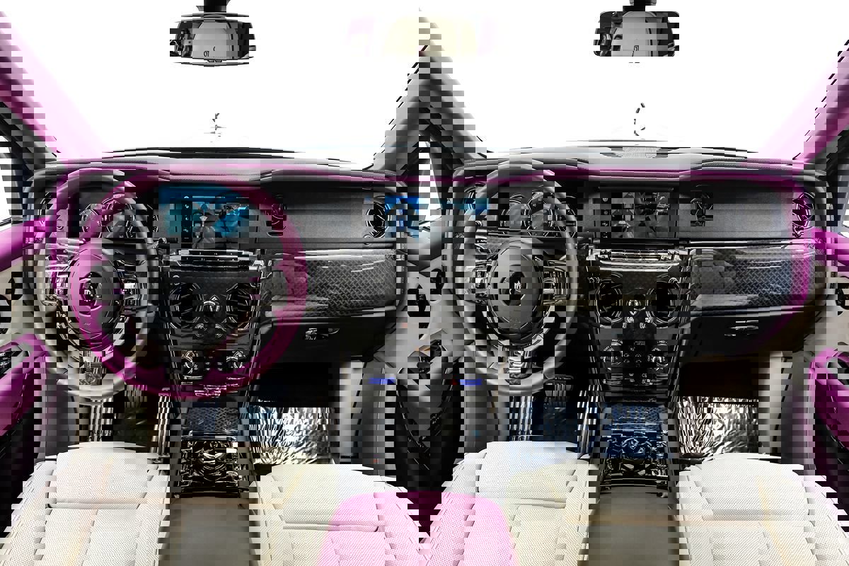 Used 2023 Rolls-Royce Cullinan Black Badge w/ Dark Exterior Package image 11