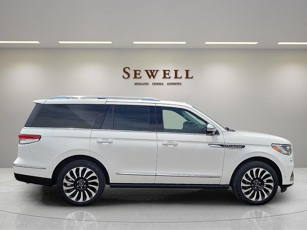 Used 2022 Lincoln Navigator Black Label AWD/4WD image 6