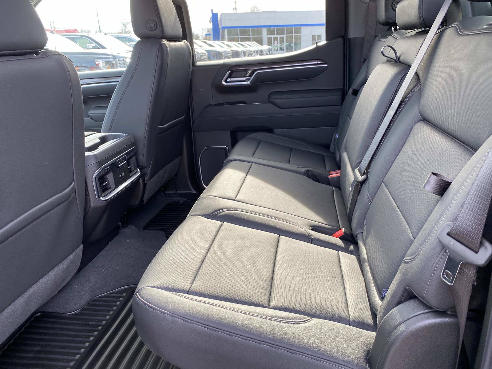 New 2026 Chevrolet Silverado 1500 LTZ w/ LTZ Premium Package AWD/4WD image 6