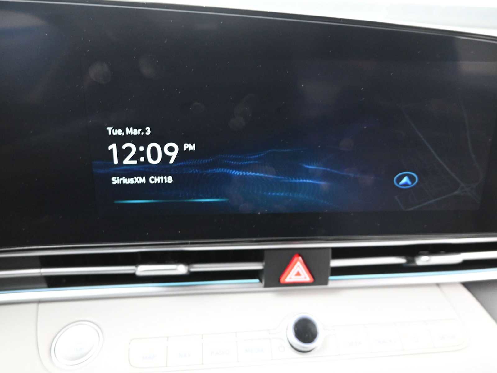 Certified 2025 Hyundai Elantra Limited image 18