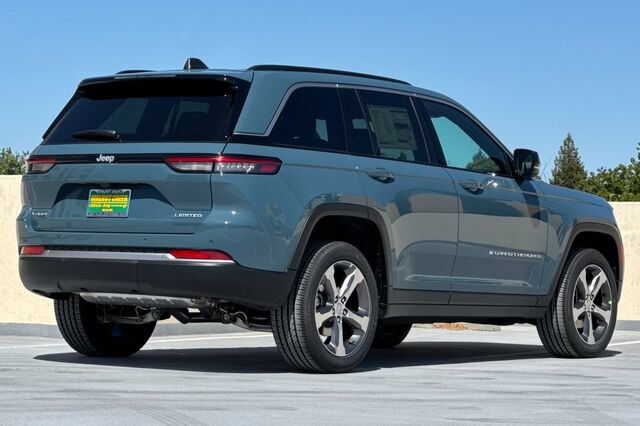 New 2026 Jeep Grand Cherokee Limited AWD/4WD image 2