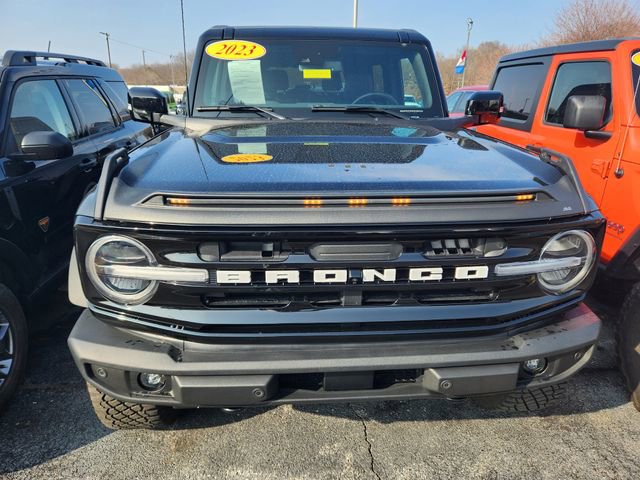 Used 2023 Ford Bronco Outer Banks w/ Sasquatch Package image 2