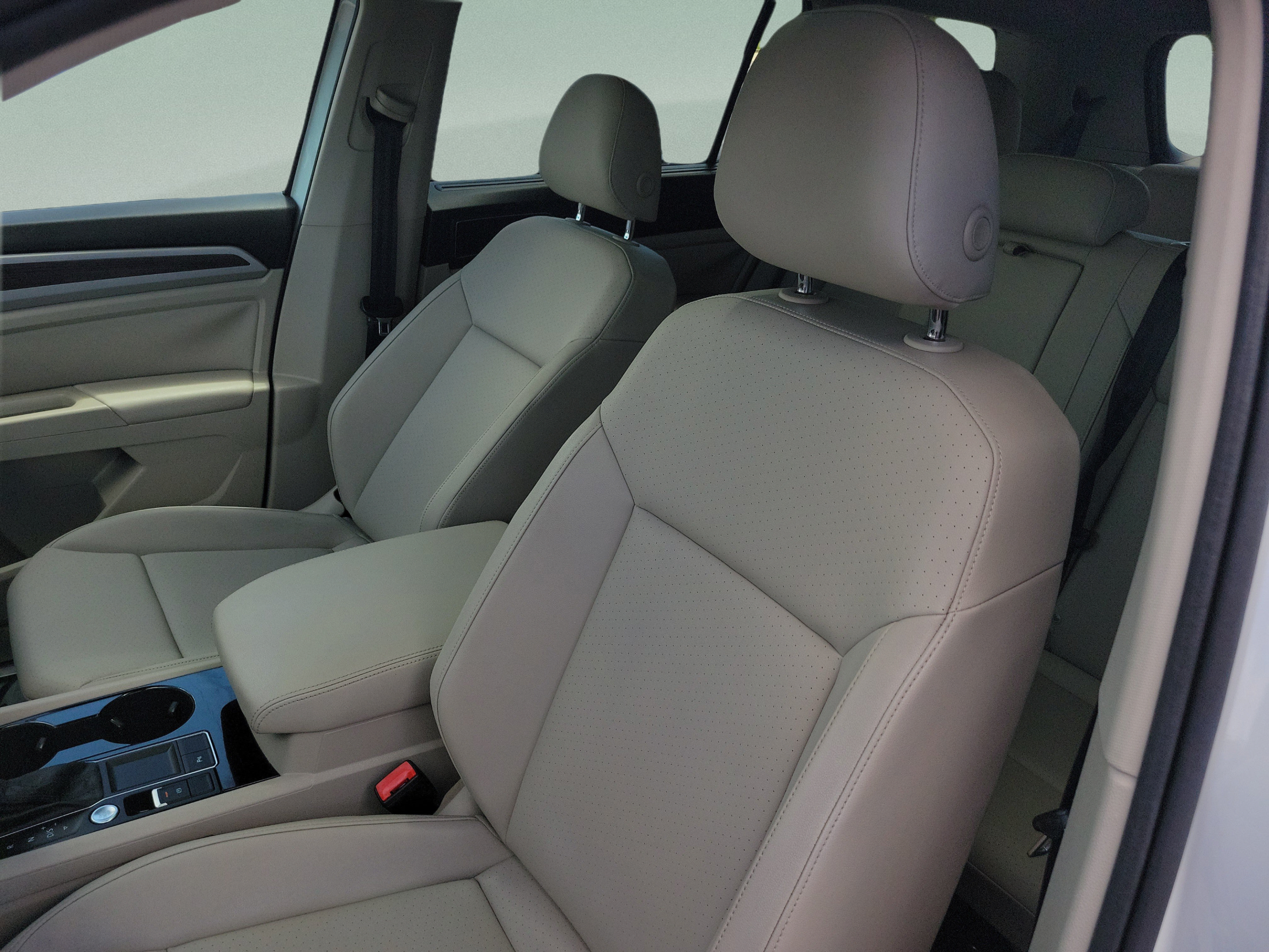 Used 2019 Volkswagen Atlas SEL FWD image 18