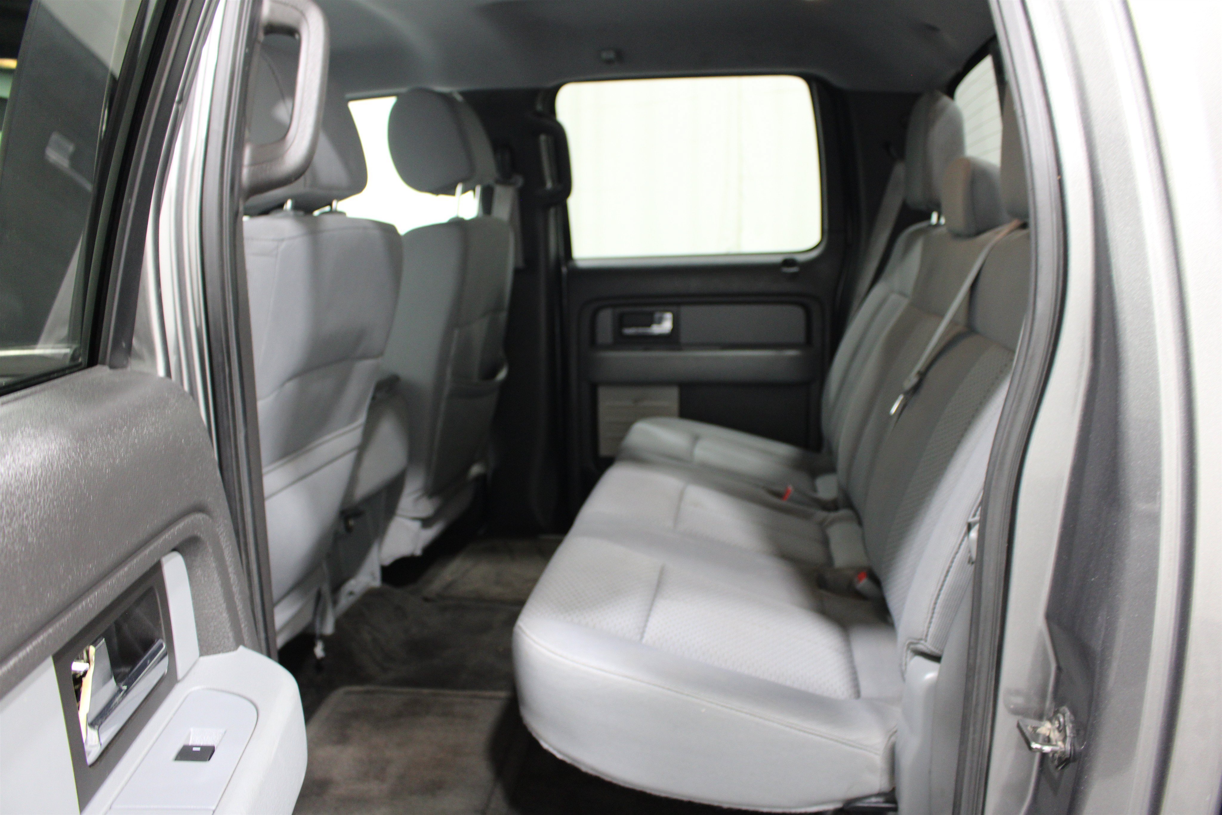 Used 2014 Ford F150 XLT w/ Equipment Group 302A Luxury RWD image 16