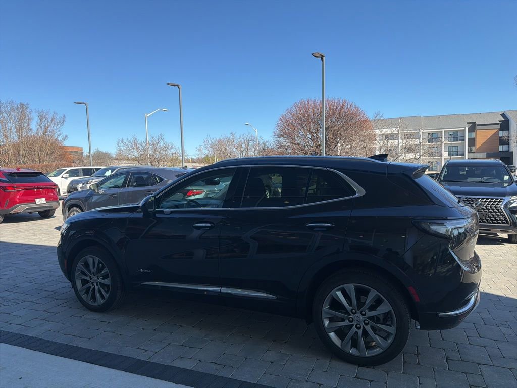 Used 2022 Buick Envision Avenir w/ Technology Package II image 11