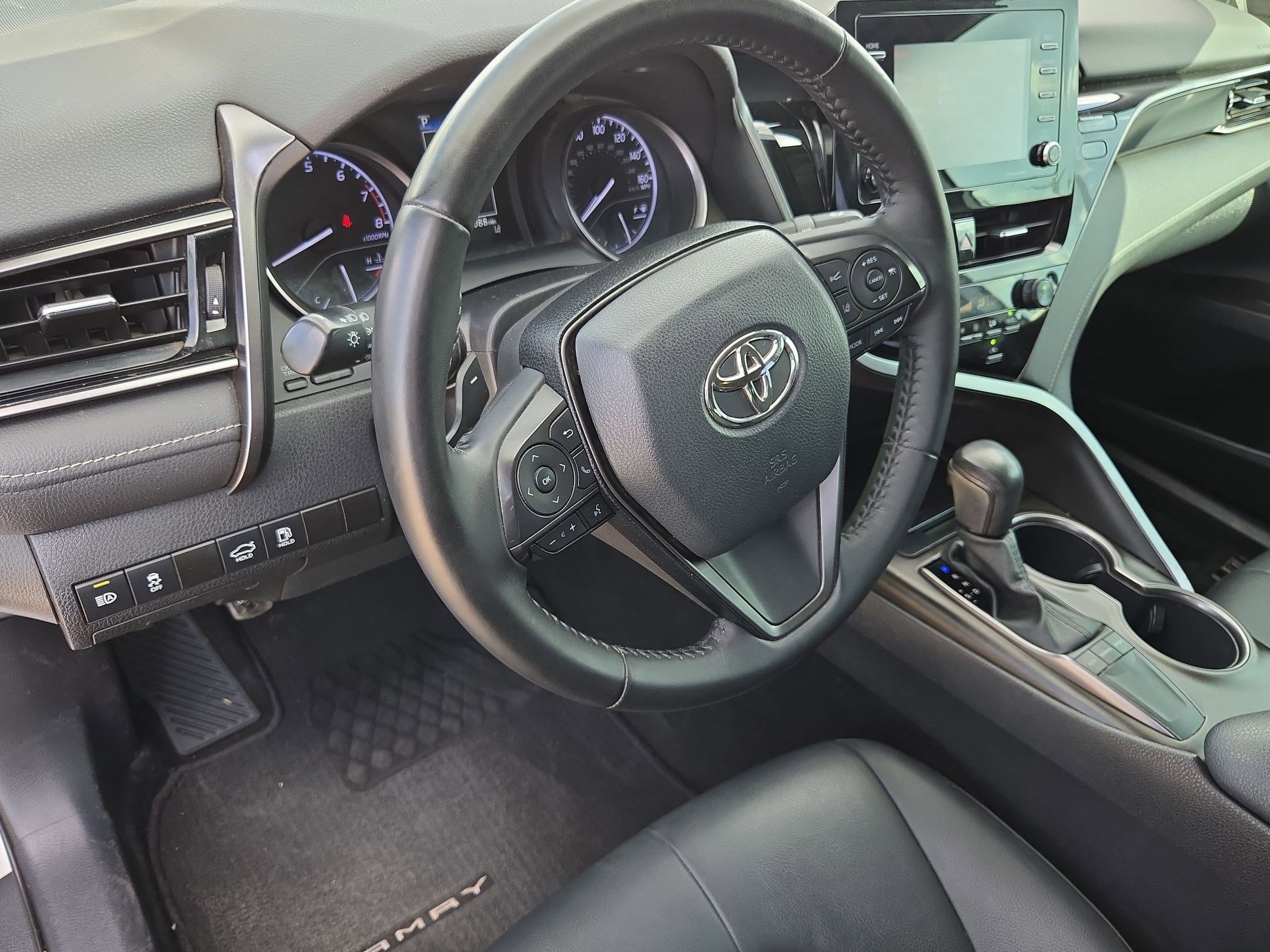 Used 2022 Toyota Camry SE image 10