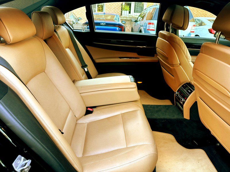 Used 2015 BMW 740Li xDrive AWD/4WD image 33