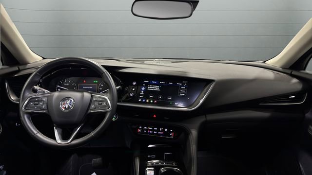 Used 2023 Buick Envision Preferred image 9