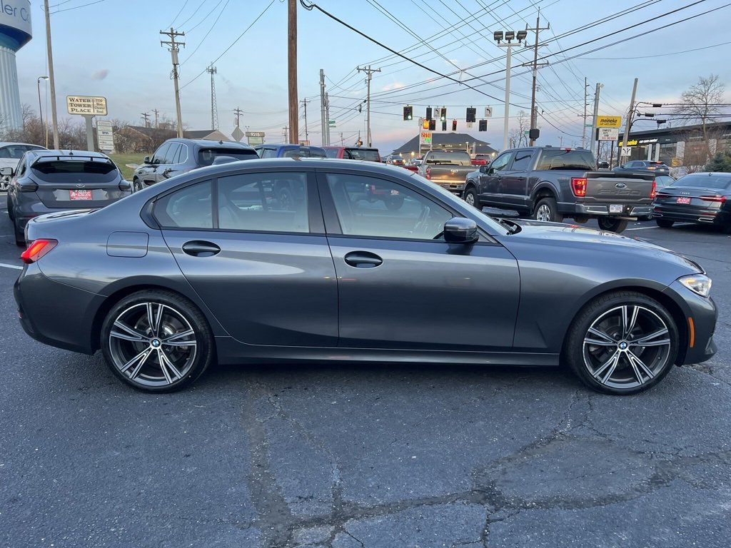 Used 2022 BMW 330i xDrive Sedan w/ Driving Assistance Package image 5