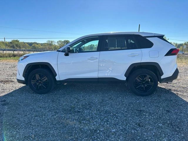 Used 2024 Toyota RAV4 LE image 8