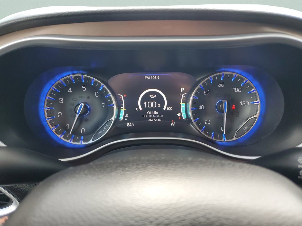 Used 2017 Chrysler Pacifica Touring-L Plus FWD image 22