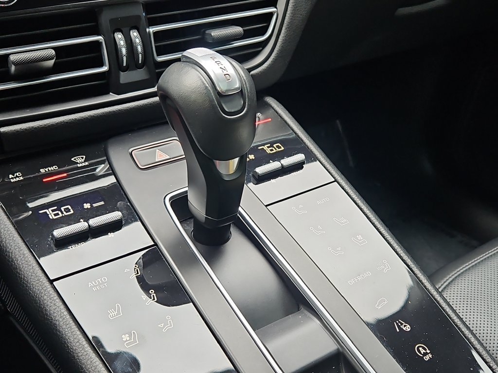 Certified 2023 Porsche Macan S AWD/4WD image 34