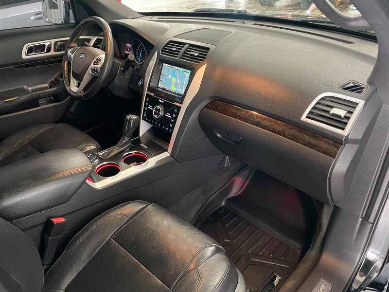 Used 2011 Ford Explorer Limited w/ Technology Pkg AWD/4WD image 23