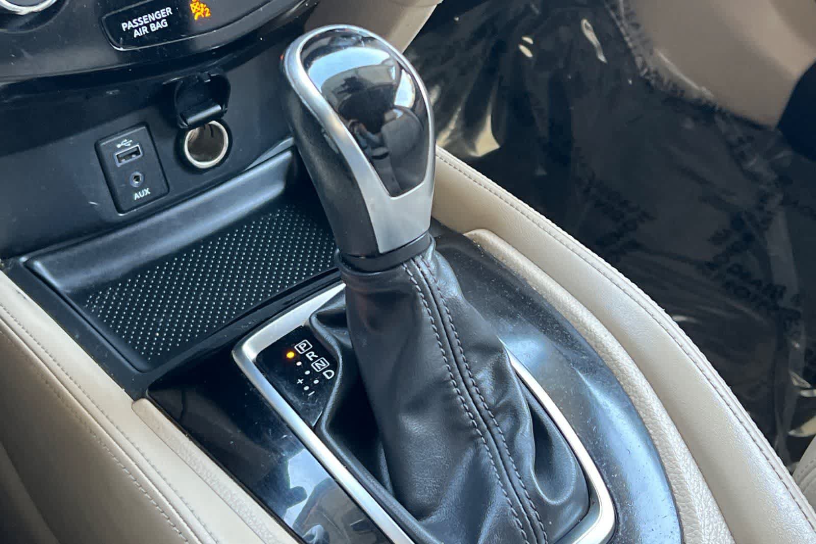 Used 2017 Nissan Rogue SL FWD image 27