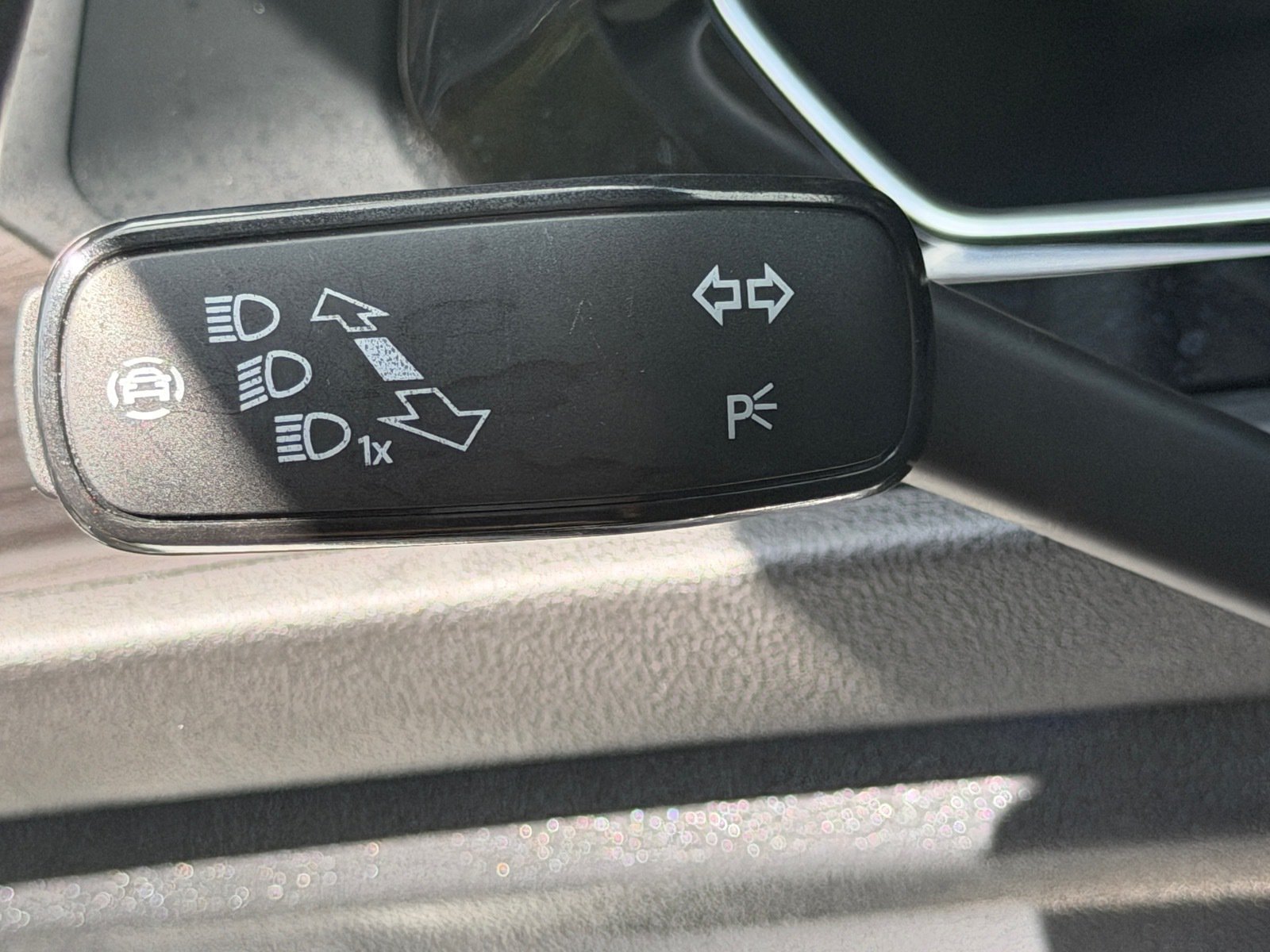 Used 2024 Volkswagen Jetta SEL FWD image 23