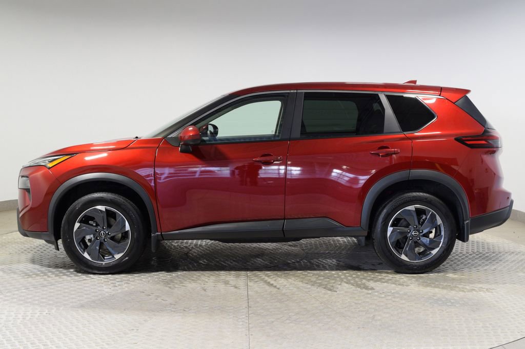 Used 2025 Nissan Rogue SV AWD/4WD image 2
