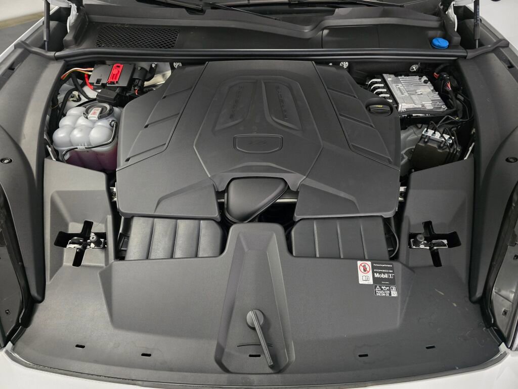 New 2026 Porsche Cayenne image 11
