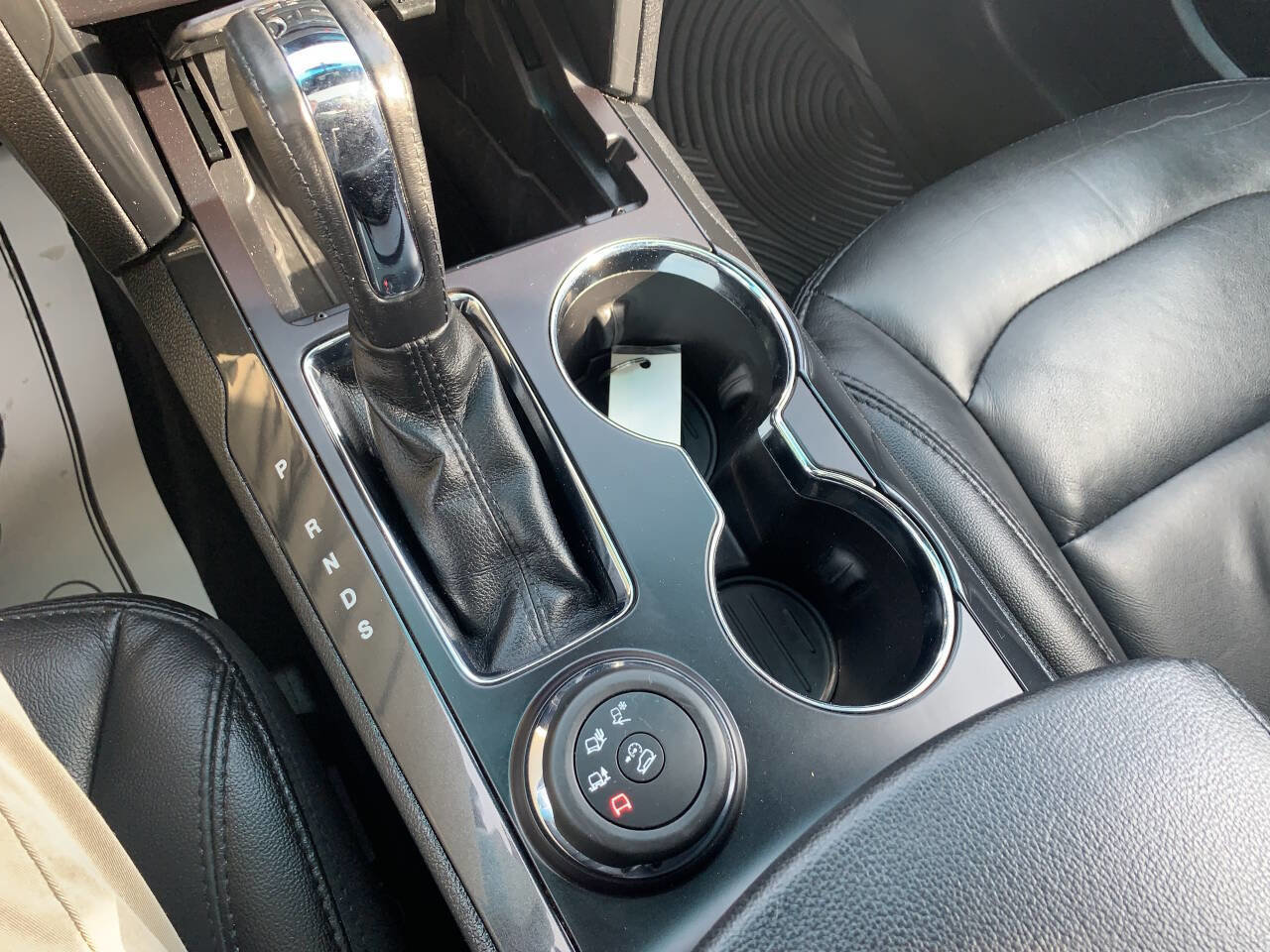 Used 2016 Ford Explorer XLT w/ Equipment Group 202A image 26