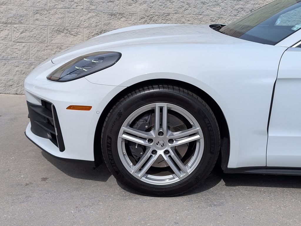 Certified 2025 Porsche Panamera RWD image 34