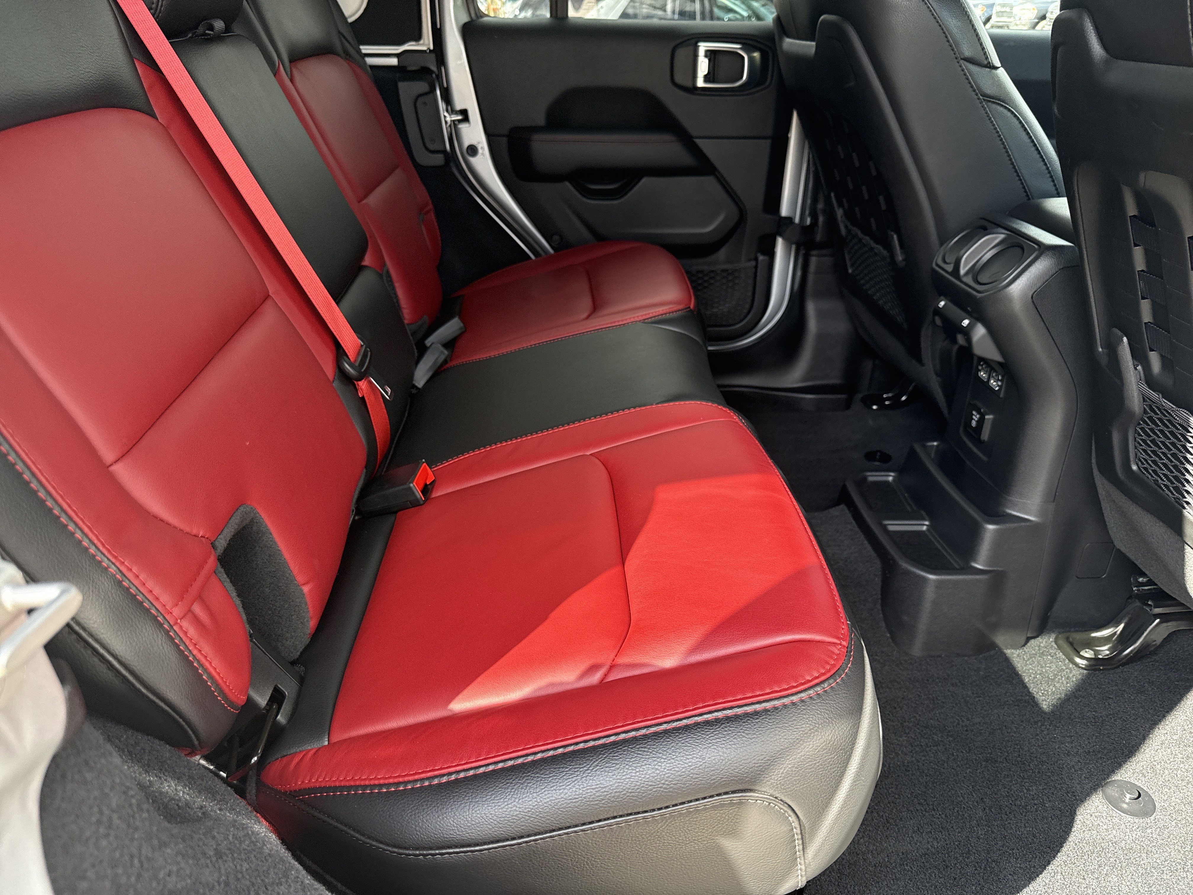 Used 2023 Jeep Wrangler Unlimited Rubicon 392 AWD/4WD image 19