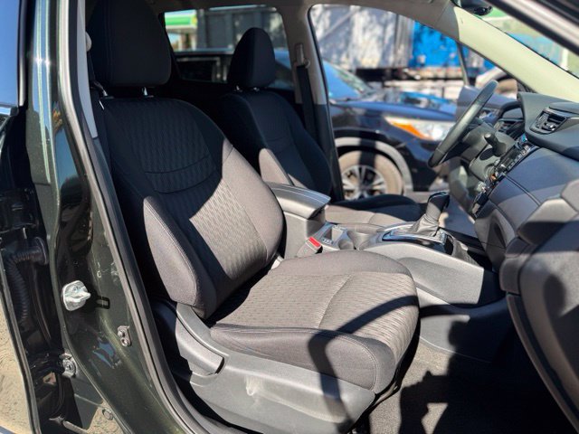 Used 2018 Nissan Rogue SV w/ Premium Package AWD/4WD image 29