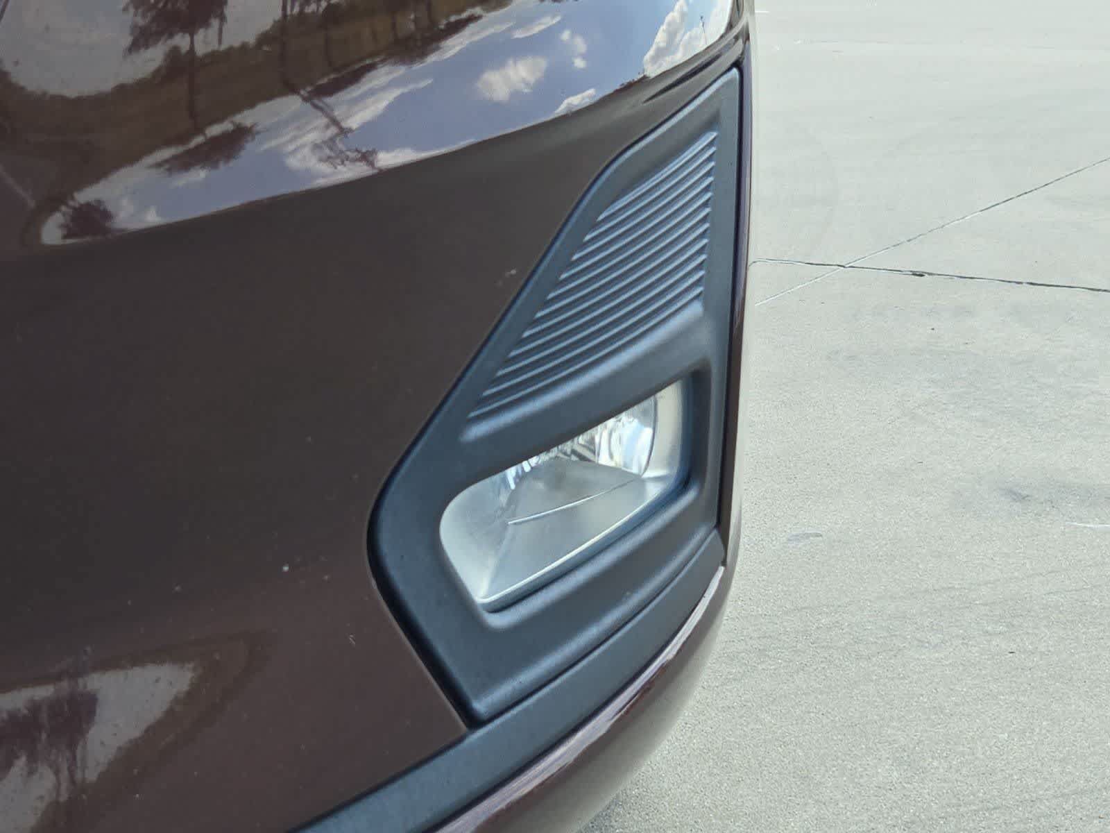 Used 2019 Ford Fusion SE w/ Equipment Group 151A FWD image 10