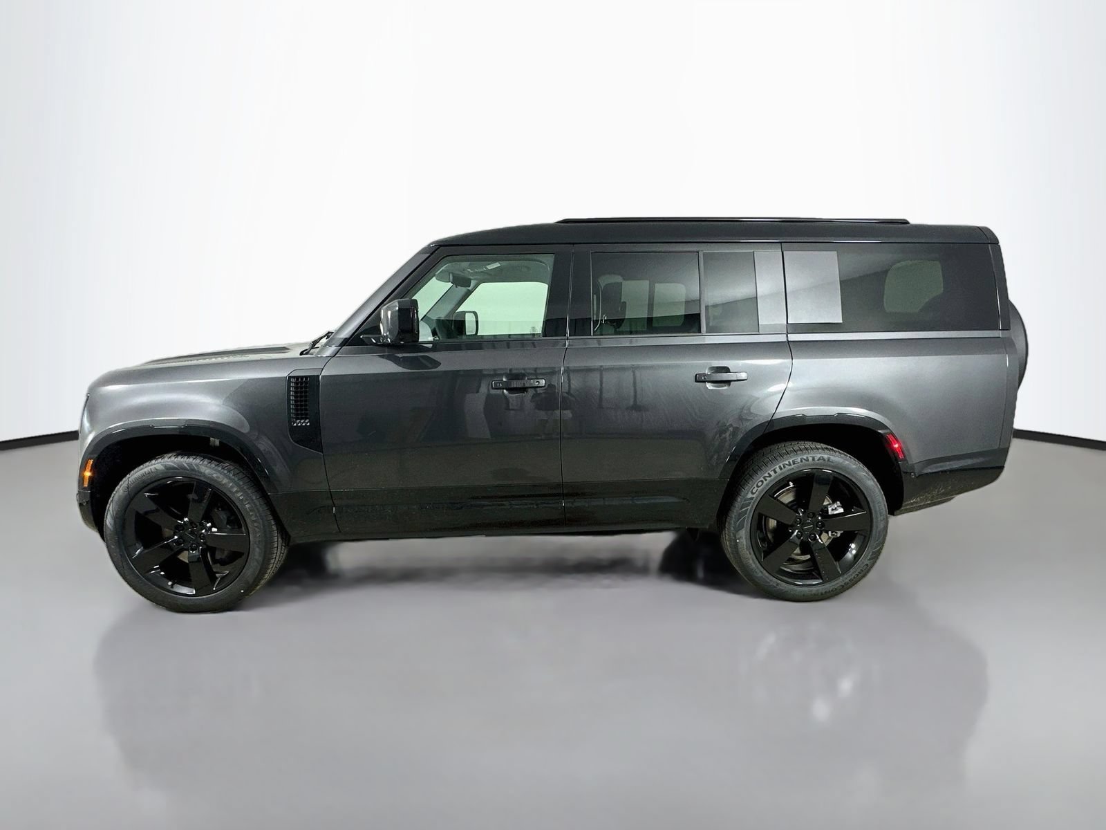 New 2026 Land Rover Defender 130 X-Dynamic SE AWD/4WD image 8