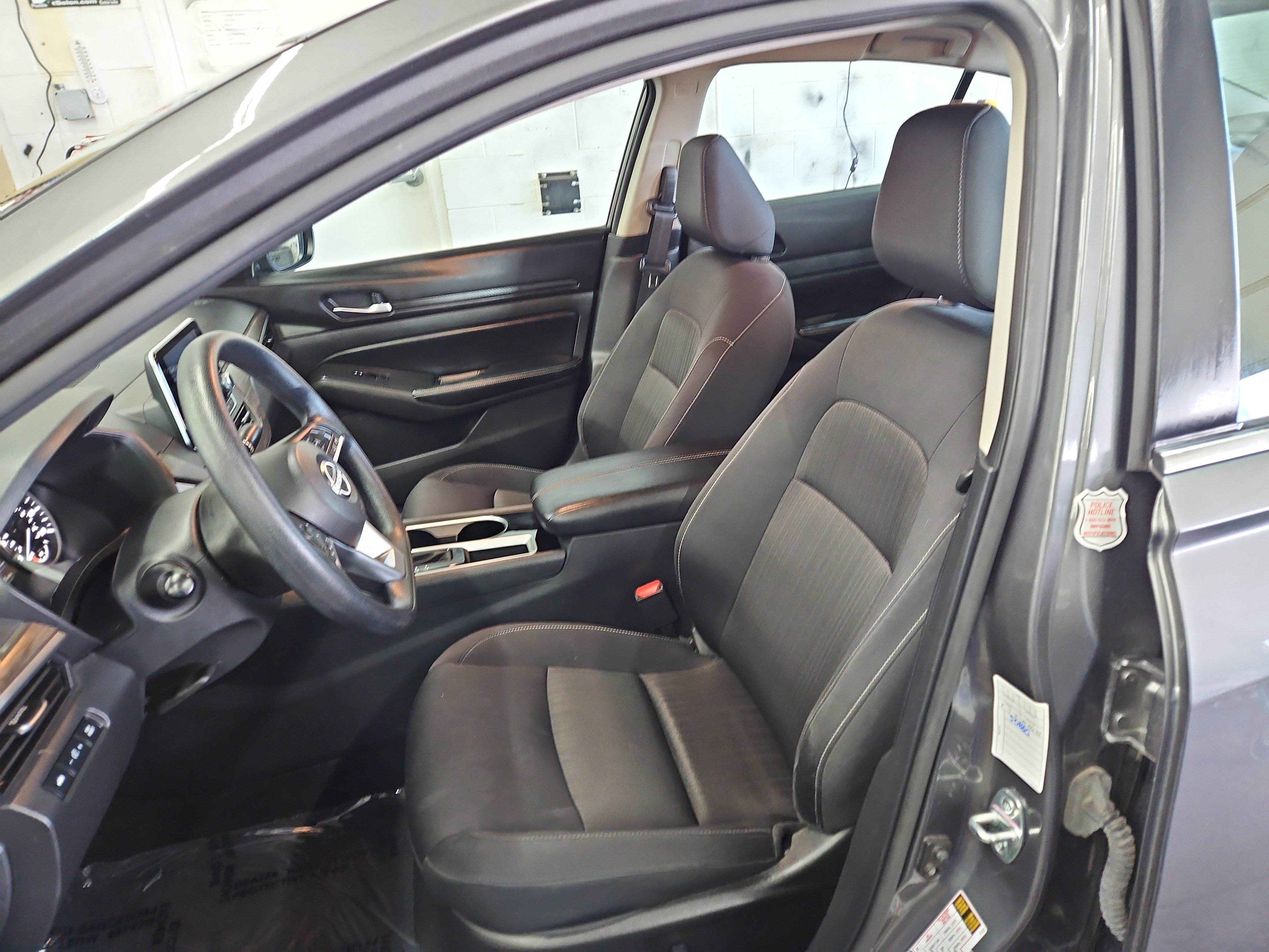 Used 2024 Nissan Altima 2.5 SV image 8