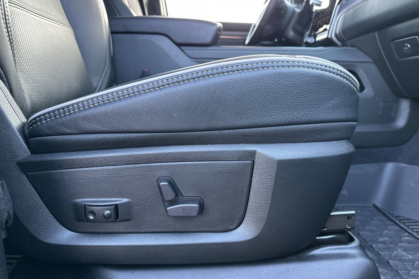 Used 2025 RAM 2500 Rebel w/ Rebel Level 2 Equipment Group image 22