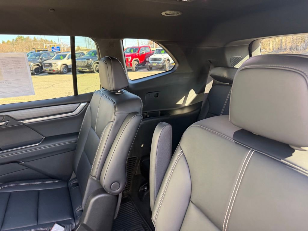 Used 2026 GMC Acadia Elevation w/ Elevation Premium Package image 9