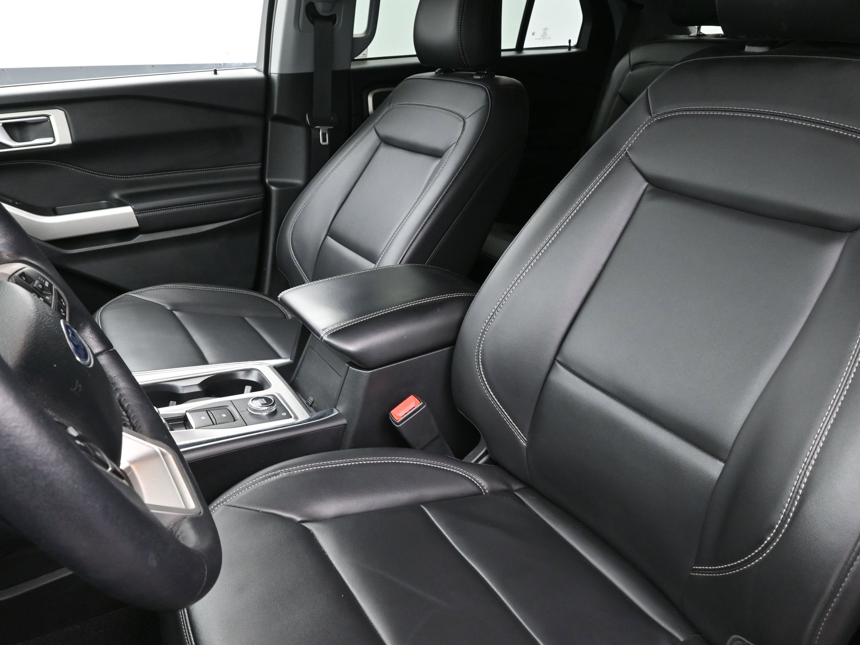Used 2023 Ford Explorer XLT w/ Equipment Group 202A image 11