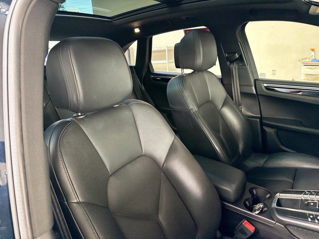Used 2019 Porsche Macan AWD/4WD image 22