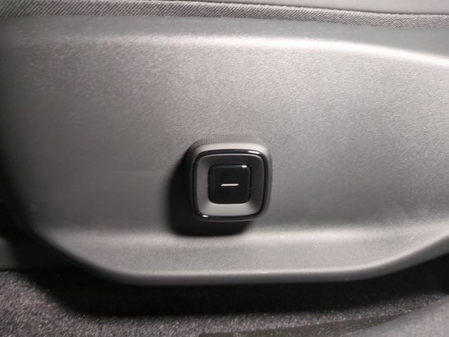 New 2026 Volvo EX30 Plus w/ Climate Package AWD/4WD image 13