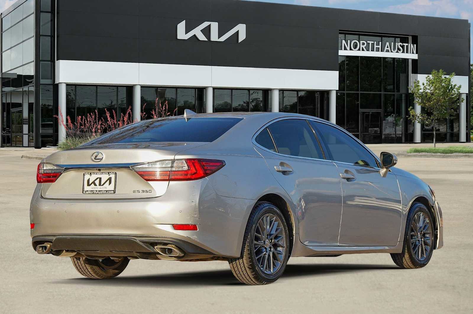 Used 2018 Lexus ES 350 image 6