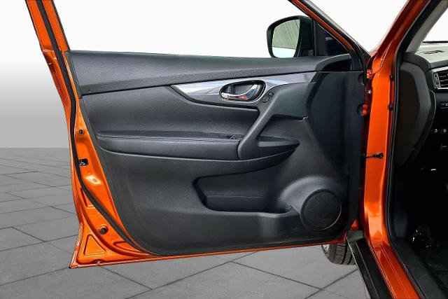 Certified 2020 Nissan Rogue SV FWD image 21
