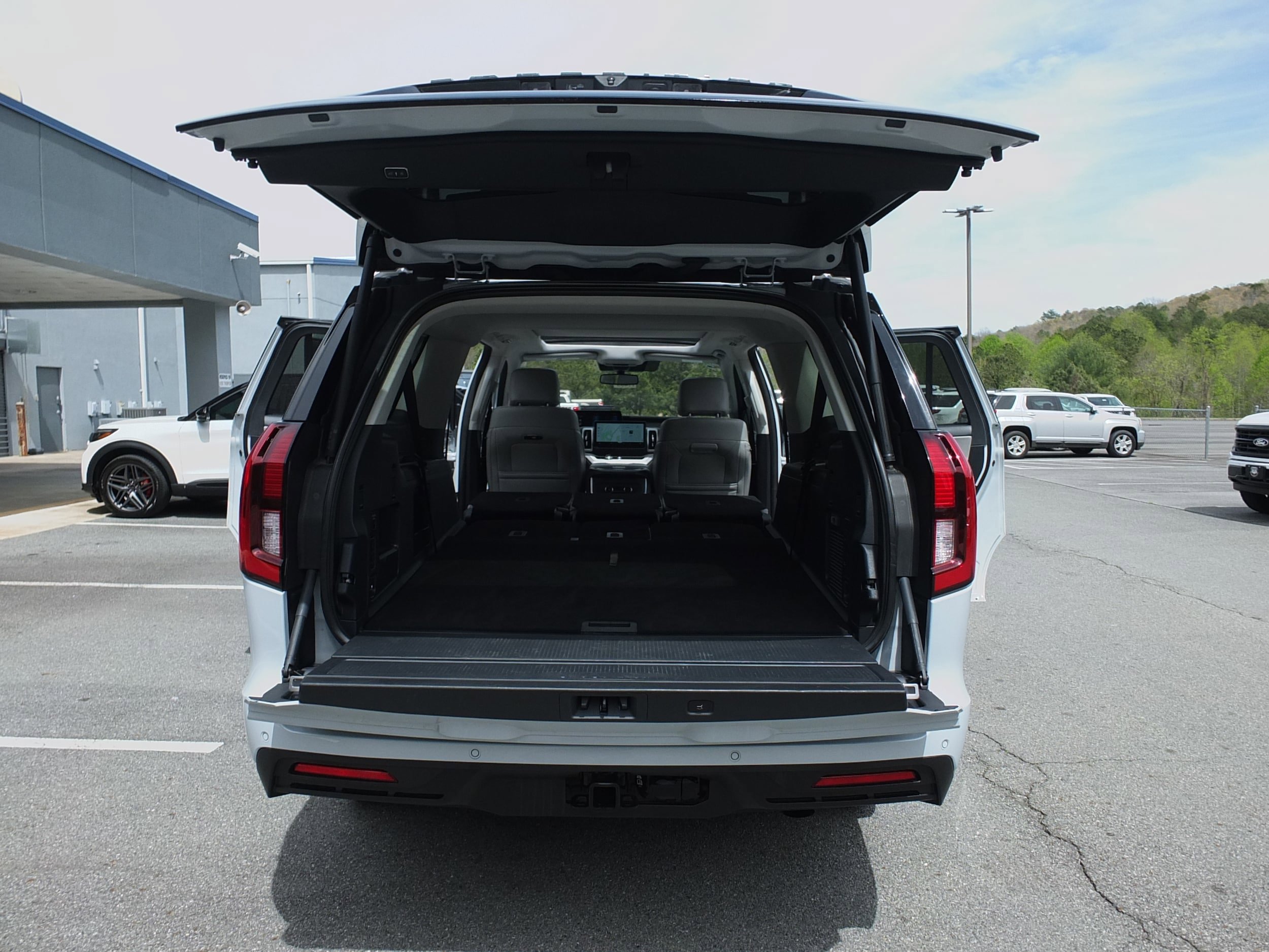 Used 2025 Ford Expedition Max Active RWD image 18