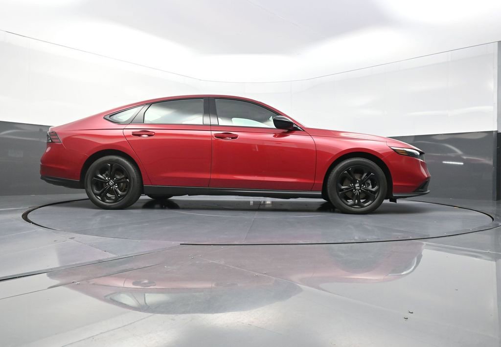 Used 2025 Honda Accord SE image 28