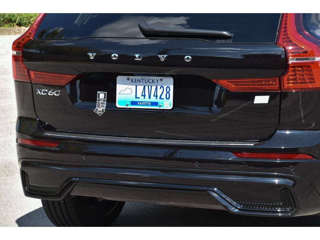 Certified 2024 Volvo XC60 T8 Plus w/ Protection Package Premier image 31